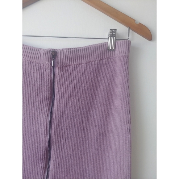 Guess Pencil Skirt - Picture 3 of 9